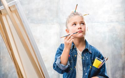 “A un bambino pittore”: la poesia di Gianni Rodari che incoraggia i piccoli scolari