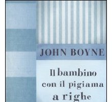 Il bambino con il pigiama a righe