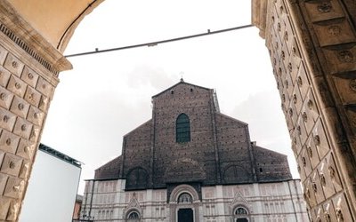 Bologna la Grassa: leggende metropolitane, amenità ed esagerazioni
