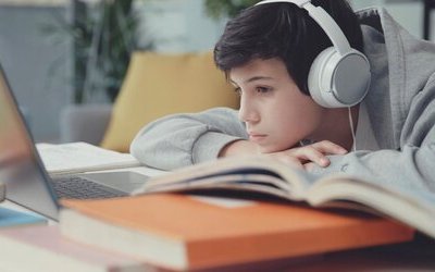 “La macchina per fare i compiti”: la lezione avvertimento di Gianni Rodari che aveva previsto l'intelligenza artificiale