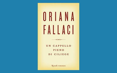 Un cappello pieno di ciliege