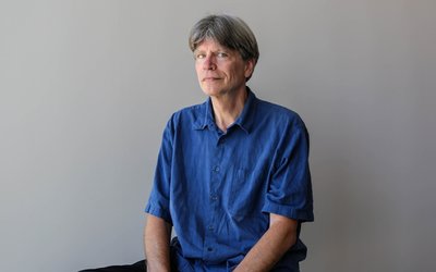Chi è Richard Powers, lo scrittore finalista al Booker Prize 2021