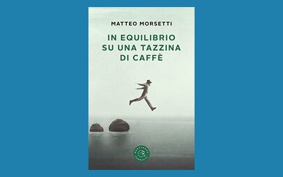 In equilibrio su una tazzina di caffè