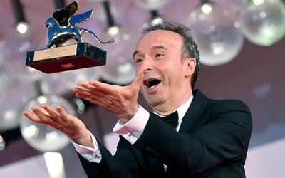 “Conosco una sola misura del tempo: con te e senza di te”: a quale verso di poesia si ispira la frase detta da Roberto Benigni all'assegnazione del Leone d'oro