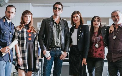 L'ispettore Coliandro: Kabir Bedi, trama e anticipazioni della quarta e ultima puntata stasera in tv