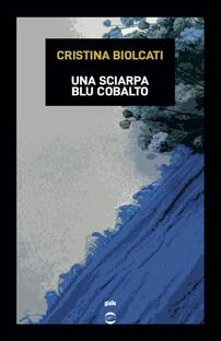 Una sciarpa blu cobalto