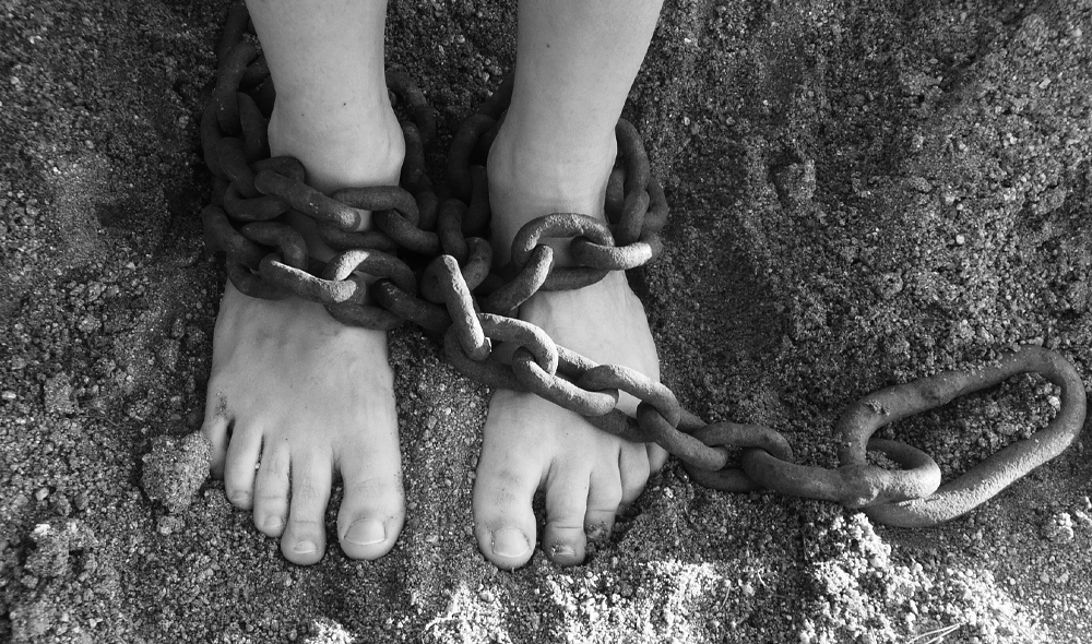 Sindrome di Stoccolma: cos'è e perché si chiama così?