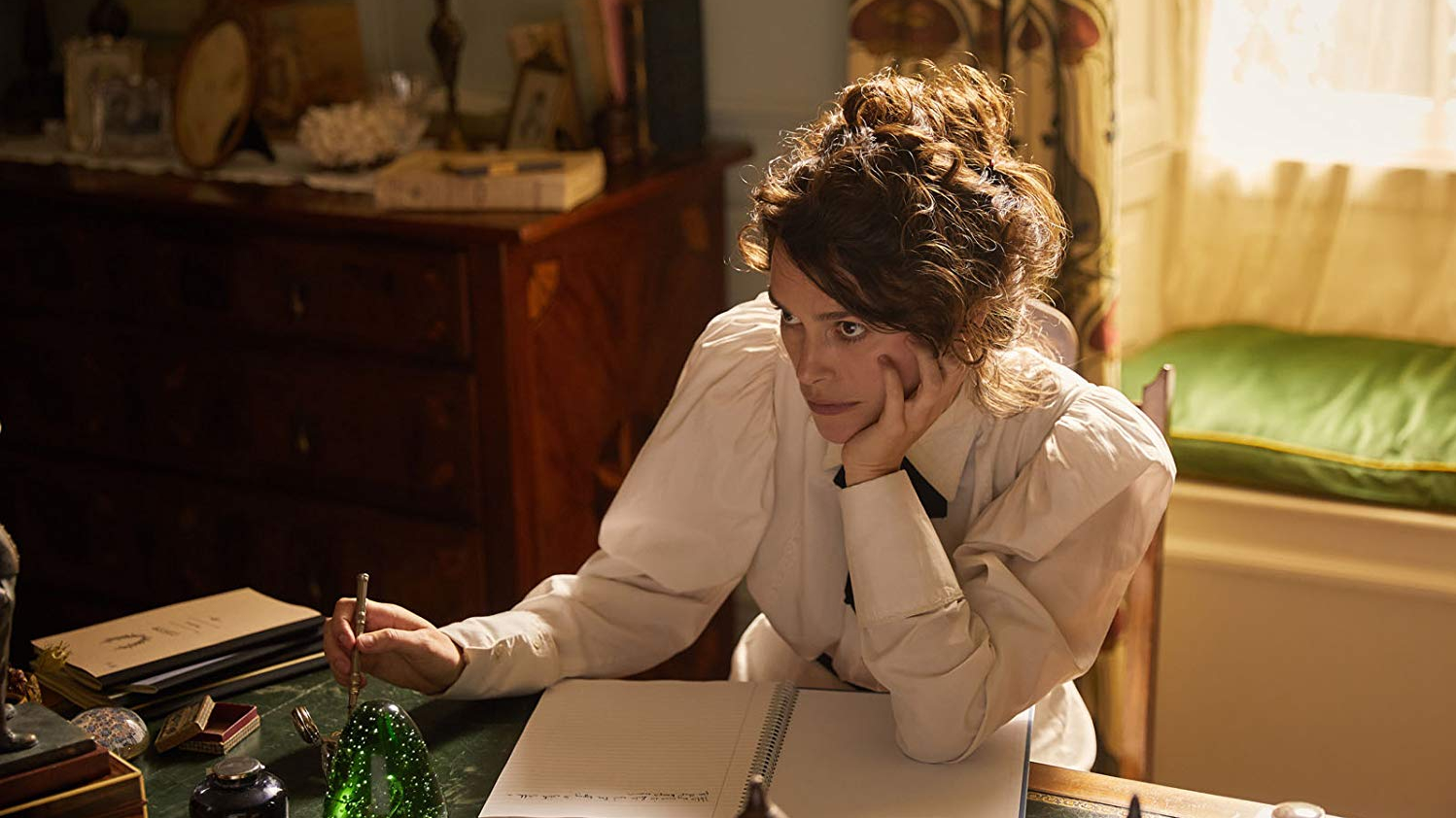 Stasera in tv Colette: trama e trailer del film sulla scrittrice francese
