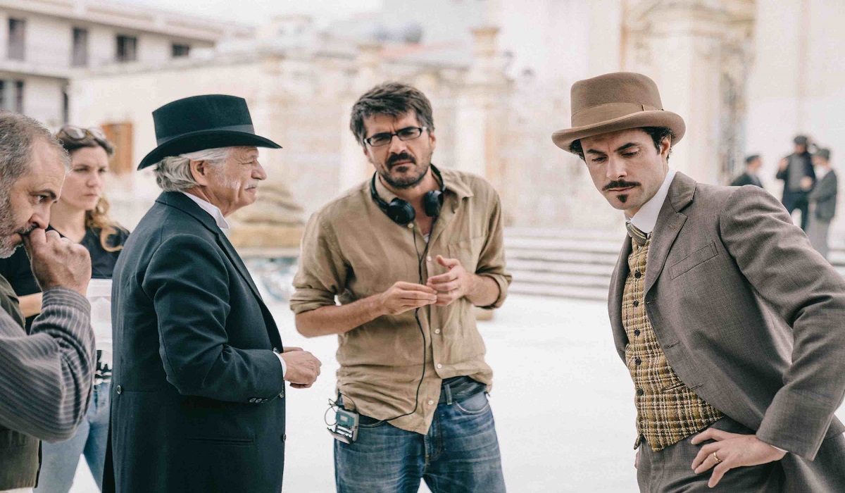 Stasera in tv La concessione del telefono: trama e trailer del film tratto dal libro di Camilleri