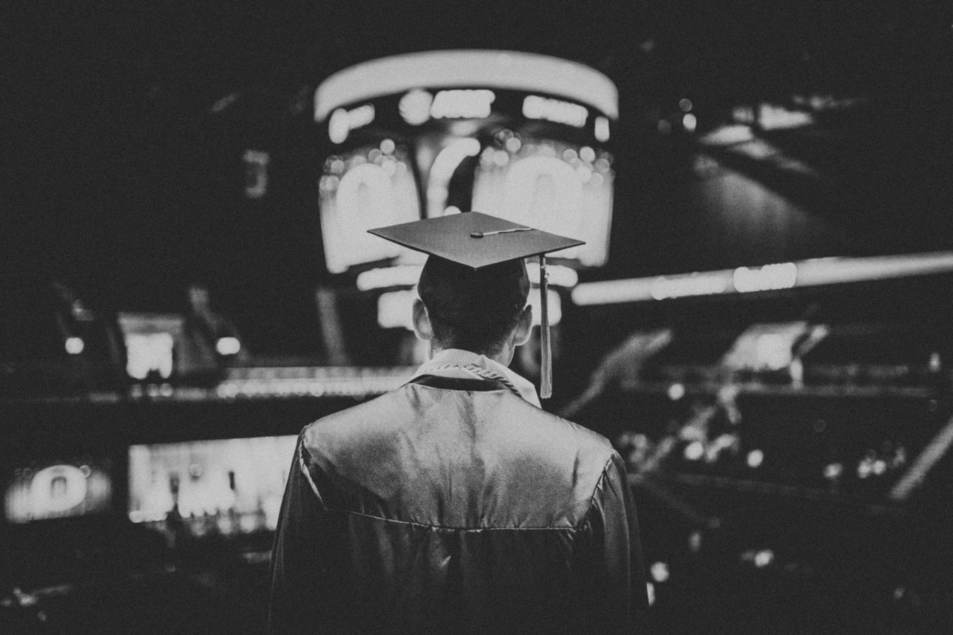 Lauree e coronavirus: come si svolgono le sedute? Le misure per gli studenti