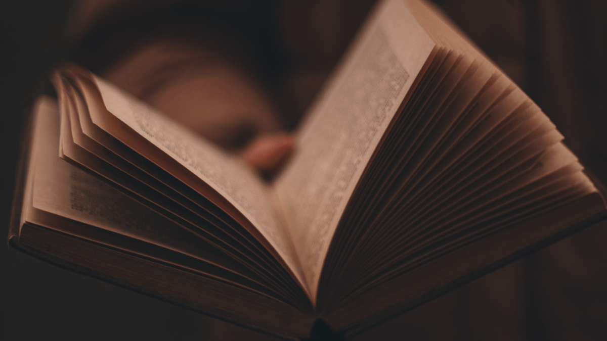 Cinque poeti italiani contemporanei da leggere e riscoprire