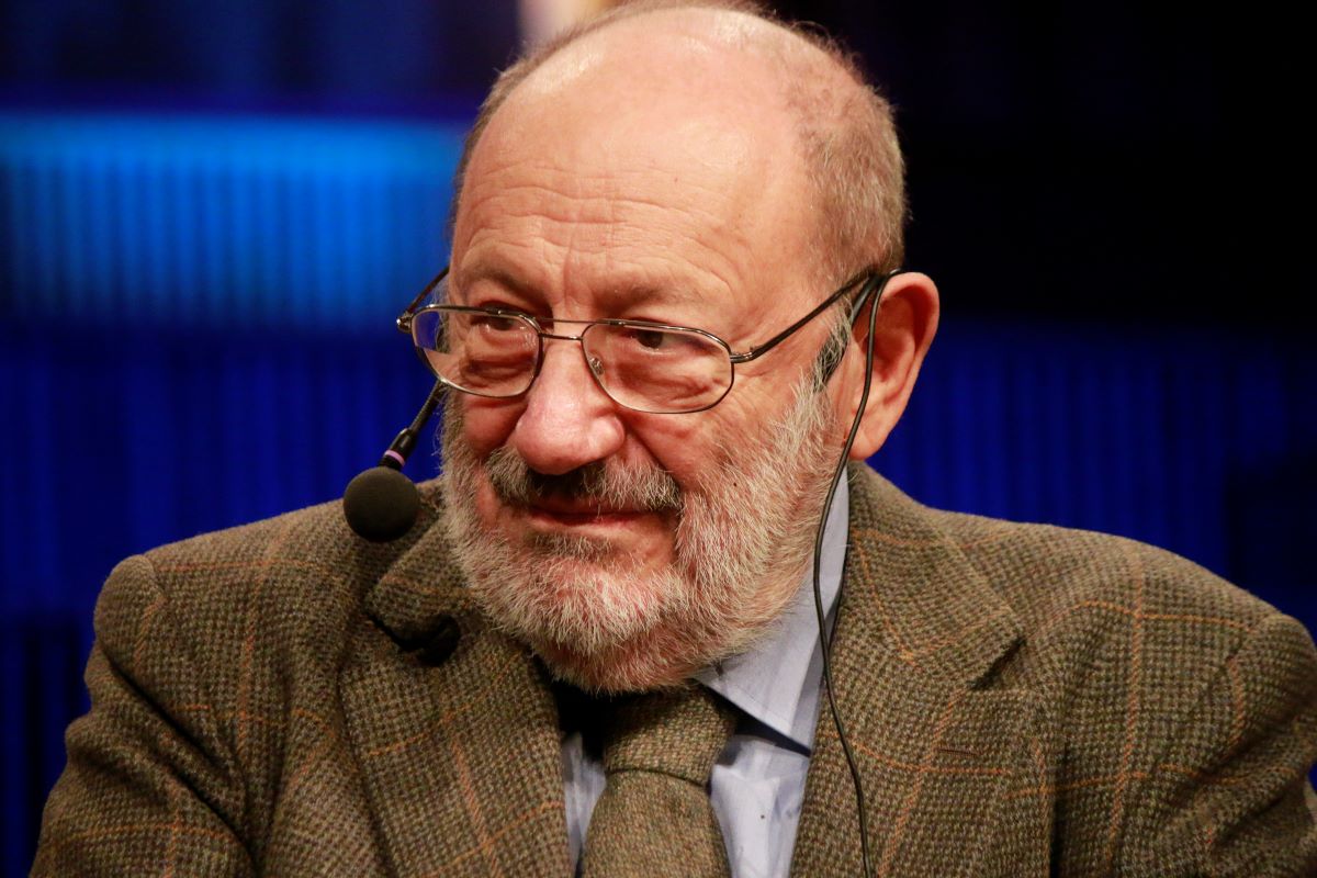 Umberto Eco e la dignità dei dialetti: un pensiero critico