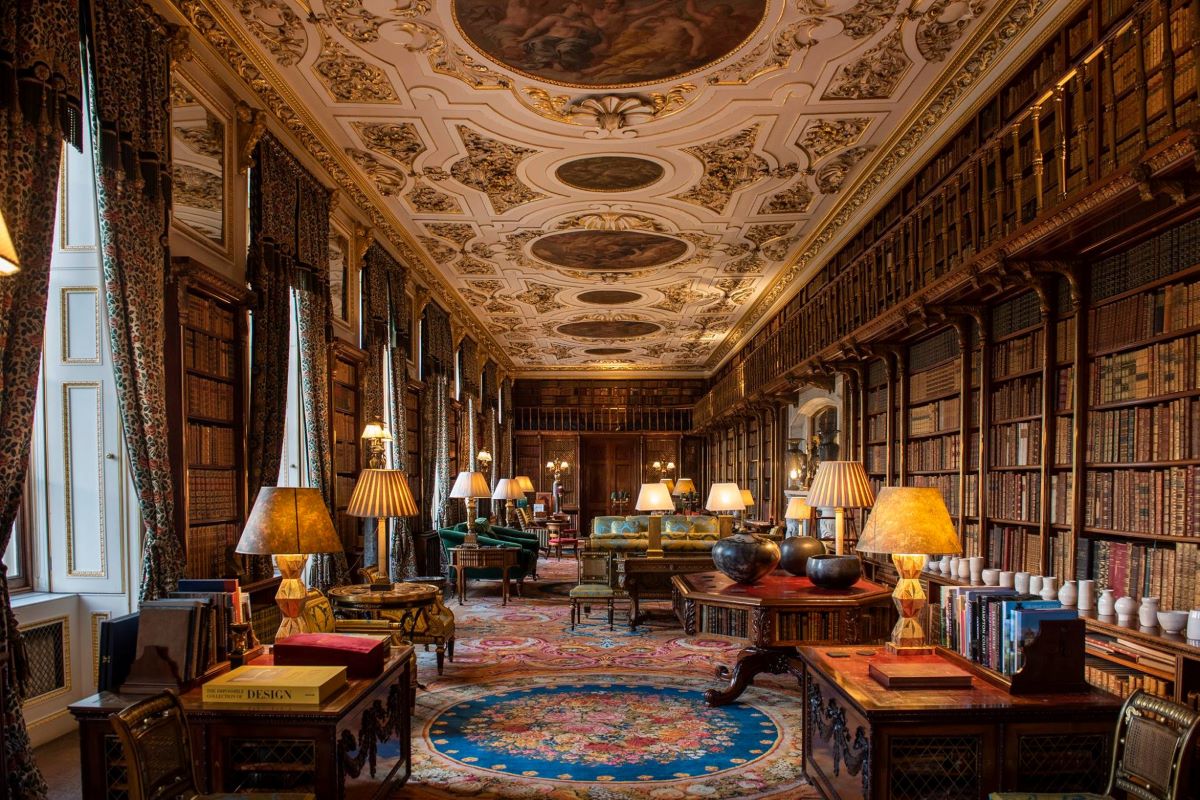 La moda delle finte librerie: da Charles Dickens a Chatsworth House