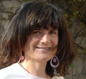 Intervista a Simonetta Tassinari tornata in libreria con “La casa di tutte le guerre”