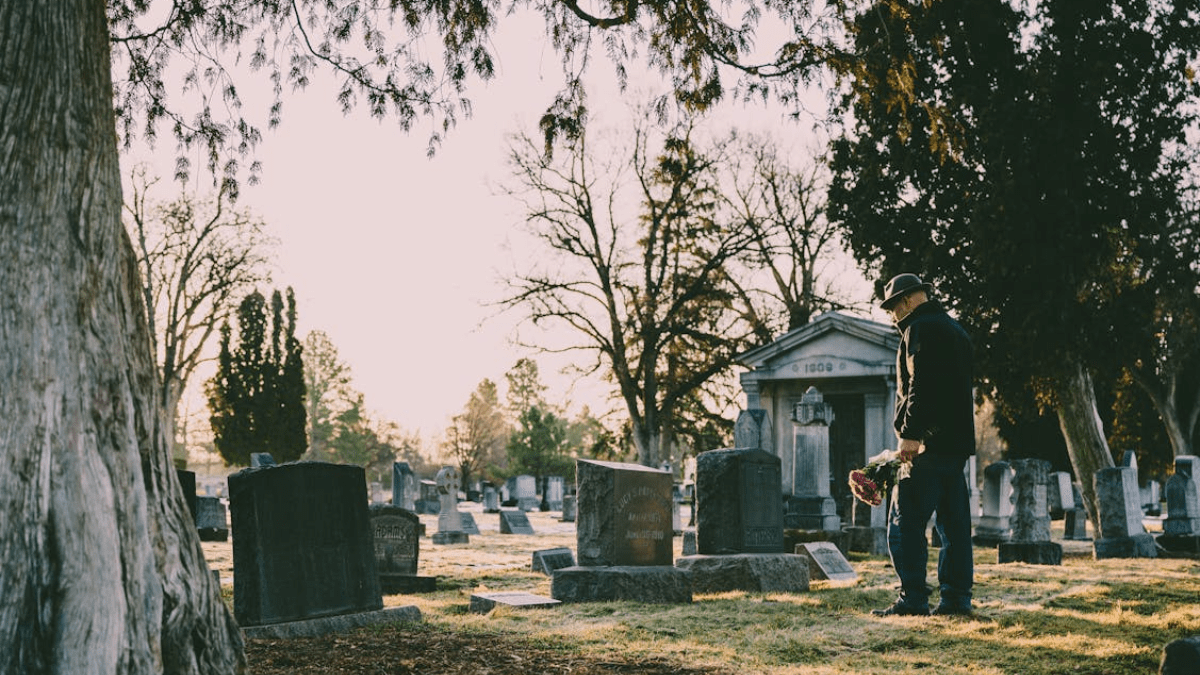 “Alla morte”: la poesia di Vincenzo Cardarelli da leggere in occasione del 2 novembre
