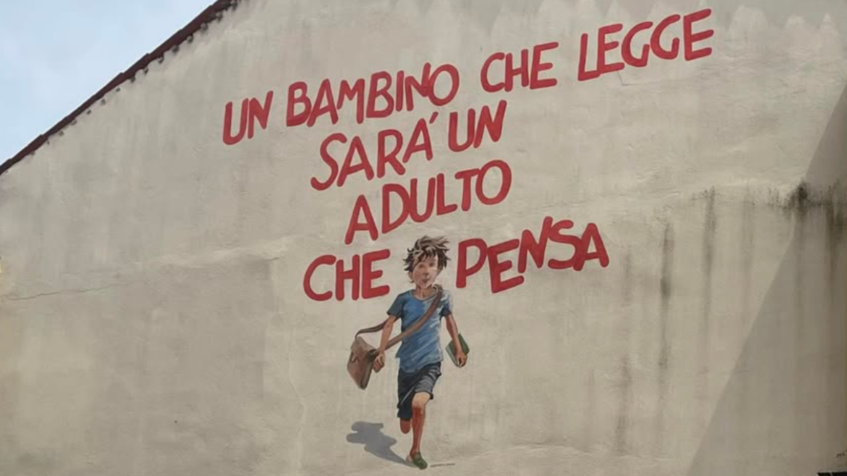 Germano Casone: dalle sculture con i libri alla street art per avvicinare alla lettura
