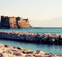 10 proverbi e detti napoletani più famosi: significato e quando si usano
