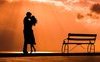 “I ragazzi che si amano” di Jacques Prévert: la poesia sul bacio che sembra sfidare il mondo