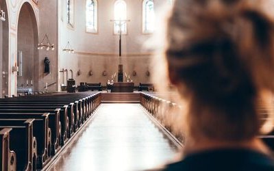 Amen: cosa significa, da dove deriva e usi traslati