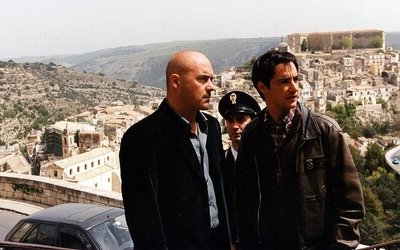 Il commissario Montalbano stasera in tv: trama dell'episodio "Il gioco delle tre carte"