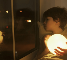 “Dialogo del Bimbo e della Luna” di Angiolo Silvio Novaro: una filastrocca sulla felicità