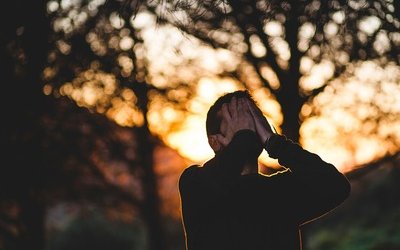 “Desolazione del povero poeta sentimentale”: testo e analisi della poesia di Sergio Corazzini