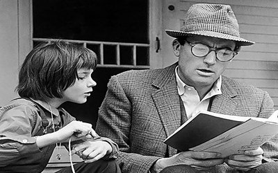 Il buio oltre la siepe: dal libro al film stasera in tv