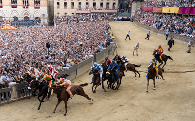 Il Palio dell'Assunta di Siena raccontato dagli scrittori