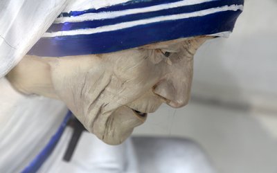 “Il giorno più bello”: la poesia di Madre Teresa di Calcutta con le risposte esistenziali