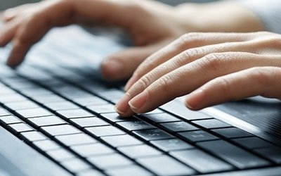 Lettere speciali e segni diacritici: come inserirli da tastiera? La guida pratica