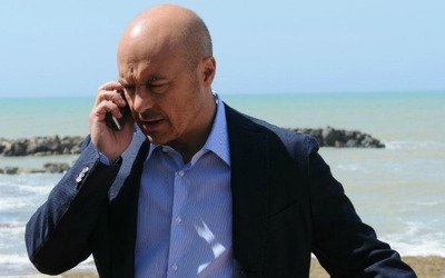 Commissario Montalbano, La luna di carta e La pista di sabbia: trama e anticipazioni episodi