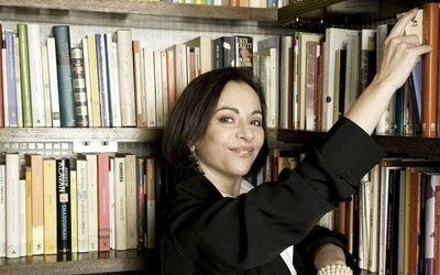 In libreria l'ultimo libro di Paola Calvetti: un romanzo raffinato