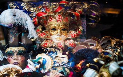 Carnevale 2020: 5 feste a tema per studenti 