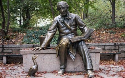 Hans Christian Andersen: ricordiamo vita e fiabe più famose nel giorno del suo compleanno