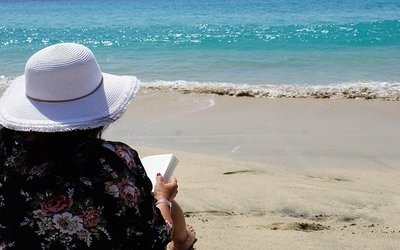 Consigli di lettura: due libri per un weekend al mare