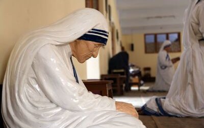 “La peggiore malattia”: il male della società moderna secondo Madre Teresa di Calcutta