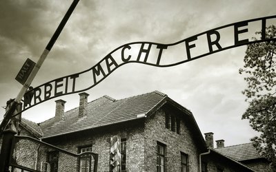 “Per Adolf Eichmann”: la poesia di Primo Levi sull'Angelo sterminatore del Reich