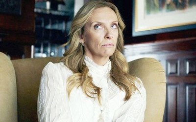 Il libro Scrittori e amanti diventa un film: ecco l'esordio da regista di Toni Collette