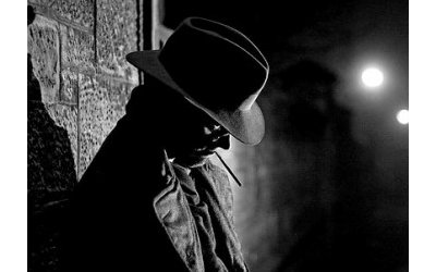Come scrivere un romanzo noir: i tratti distintivi di un genere cinematografico