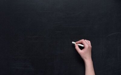 Apocope o troncamento: significato ed esempi della figura retorica