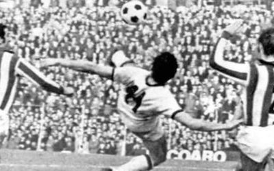 Addio a Gigi Riva: 5 libri per ricordare il campione del calcio