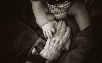 “La nonna” di Gabriele D'Annunzio: una poesia per la Festa dei nonni