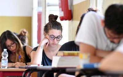 Seconda prova scienze umane: tracce del Miur e live dell'esame, passi di Don Milani e Santamaita
