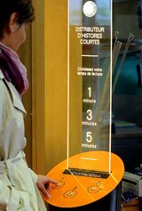 Francia: distributori automatici di racconti alla fermata del bus
